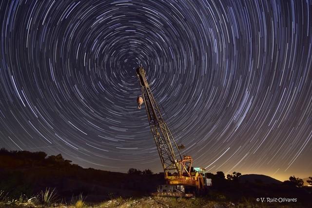 Grua parando las estrellas